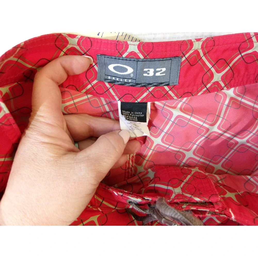Oakley Mens Red Geometric Print Board Shorts Size 32 Swim Trunks Cargo‎ Pocket
